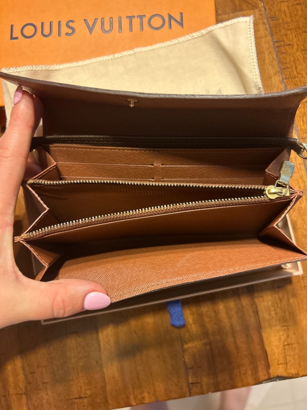 Louis Vuitton wallet - Picture 4 of 6